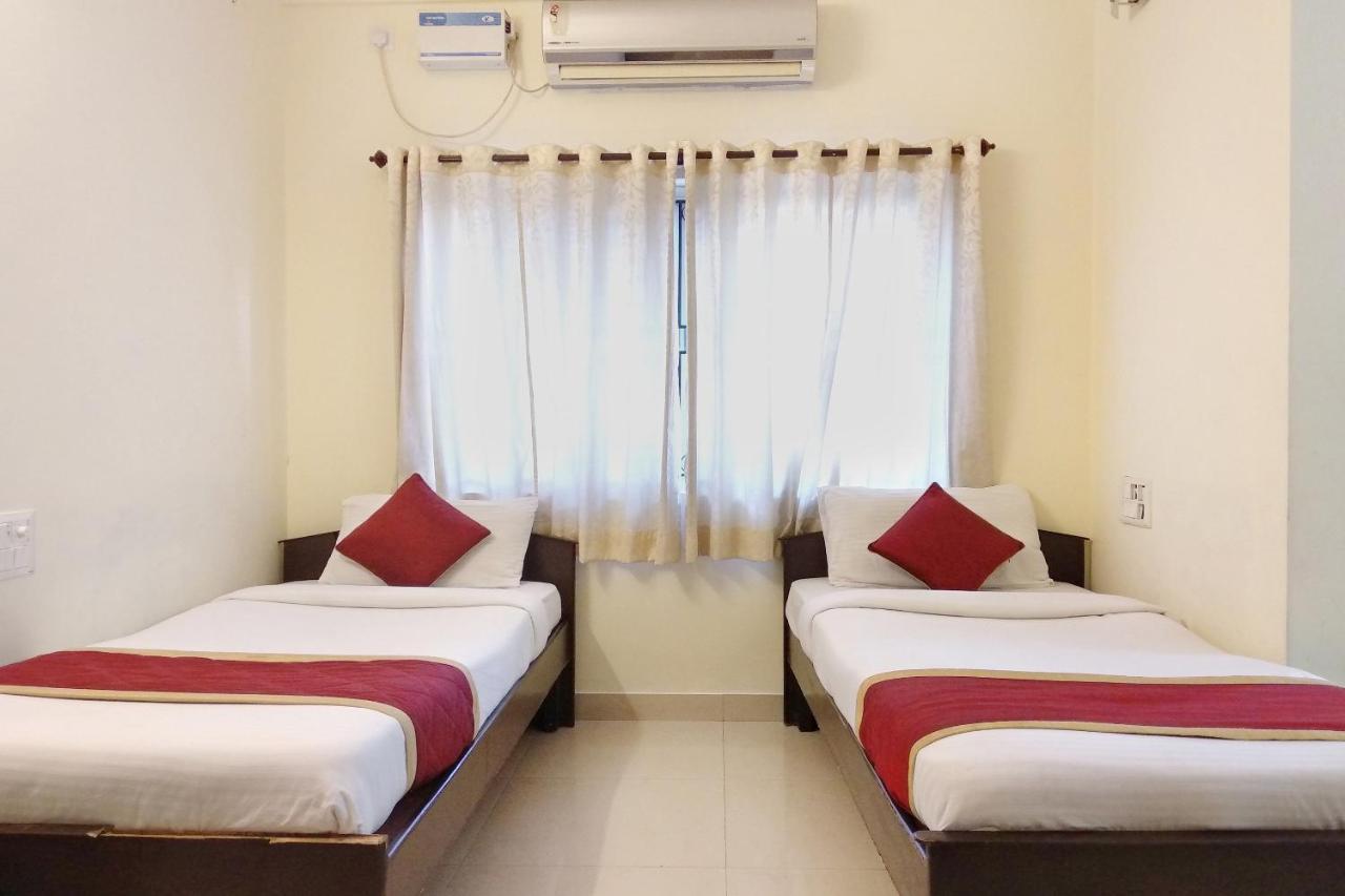 Super Oyo Capital O Premium Hotel Victoria Heights Near Sri Someshwara Swami Temple Bangalore Exterior foto
