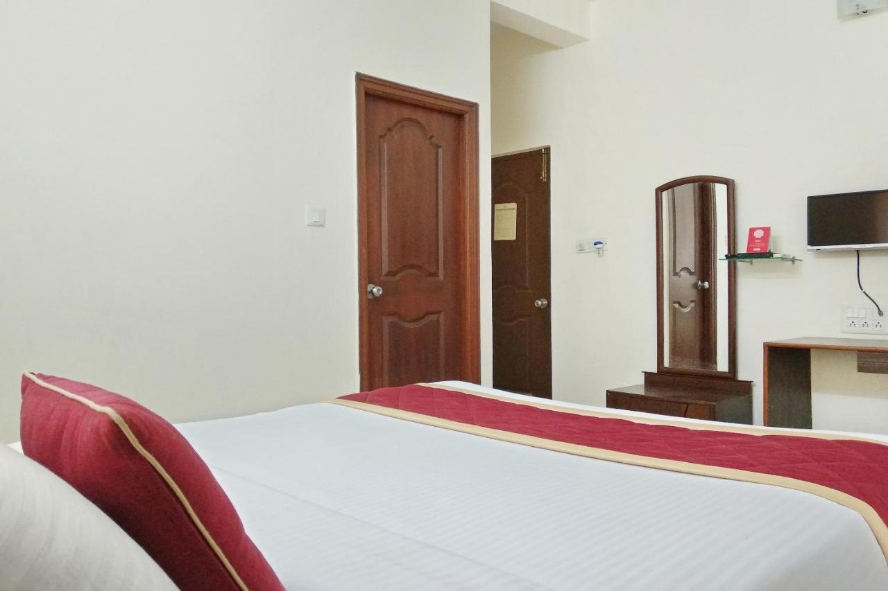 Super Oyo Capital O Premium Hotel Victoria Heights Near Sri Someshwara Swami Temple Bangalore Exterior foto
